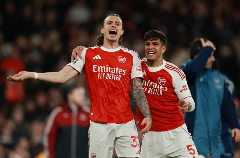 arsenal-va-lua-chon-gay-tranh-cai-trong-hanh-trinh-thach-thuc-man-city